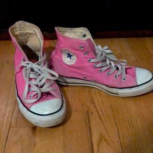 Women’s size 9. Pink high top converse